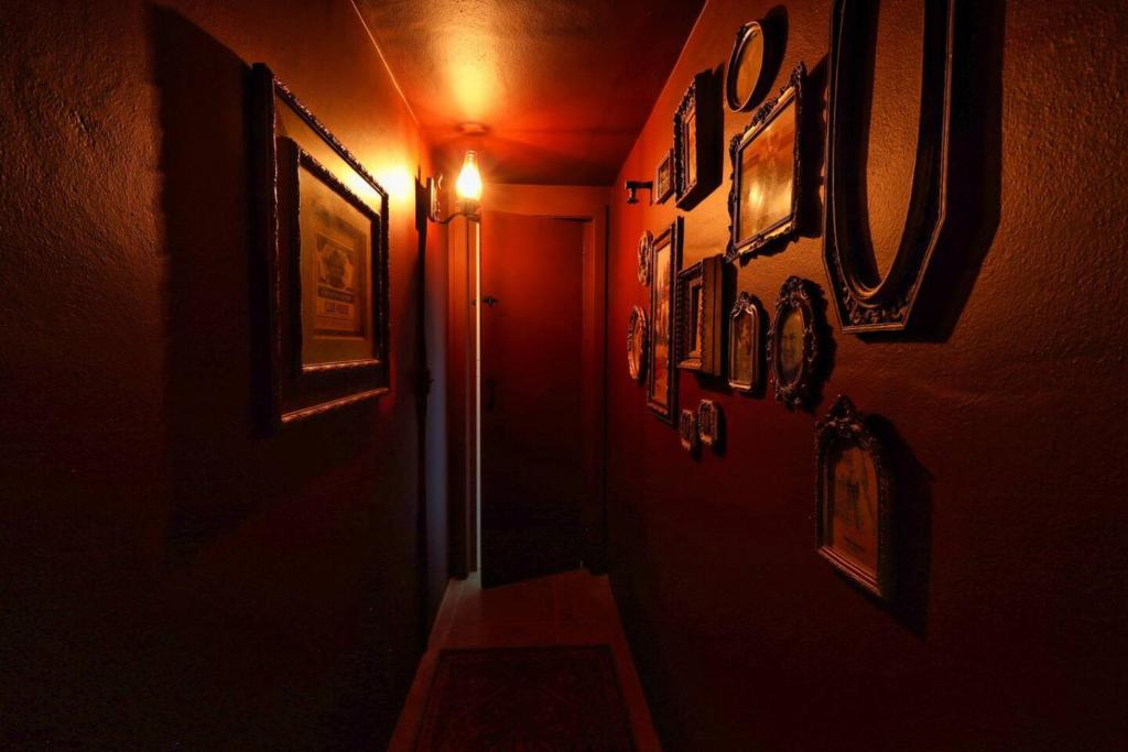 1920s Speakeasy, Horses Hot Tub 5mi to Beach, Vero Beach