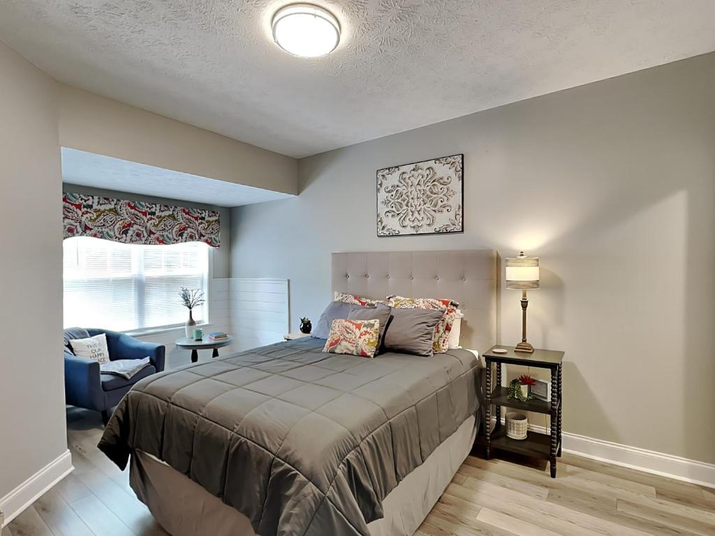 Lazy Bears Den 2103, Pigeon Forge