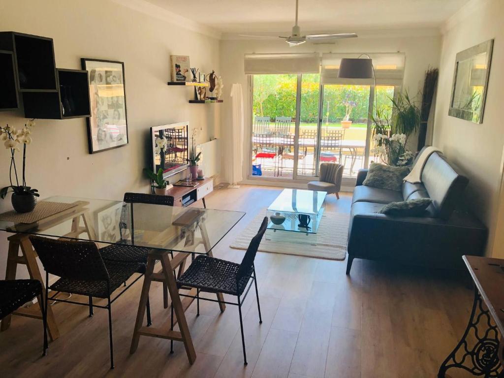 ANTIBES, 85 m2, ground floor, large wood terrace, Antibes