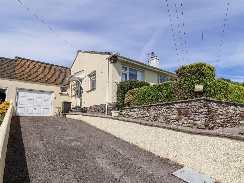 Ambermist, Kingsbridge