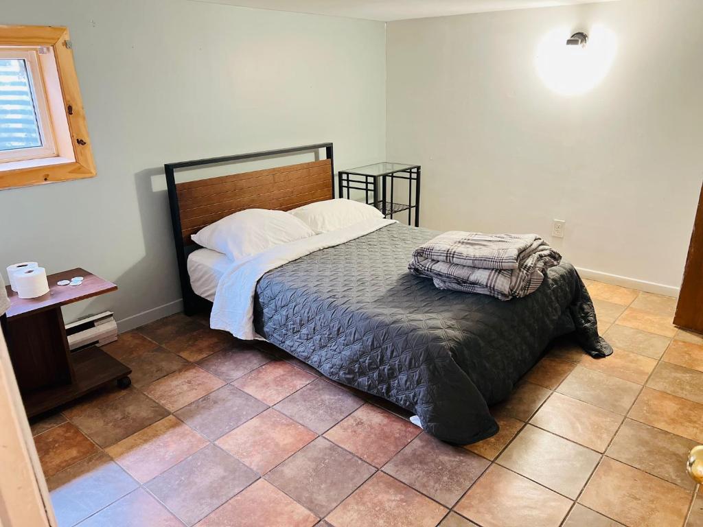 Le1226-Private Basement with WIFI and Free Parking, Edmundston