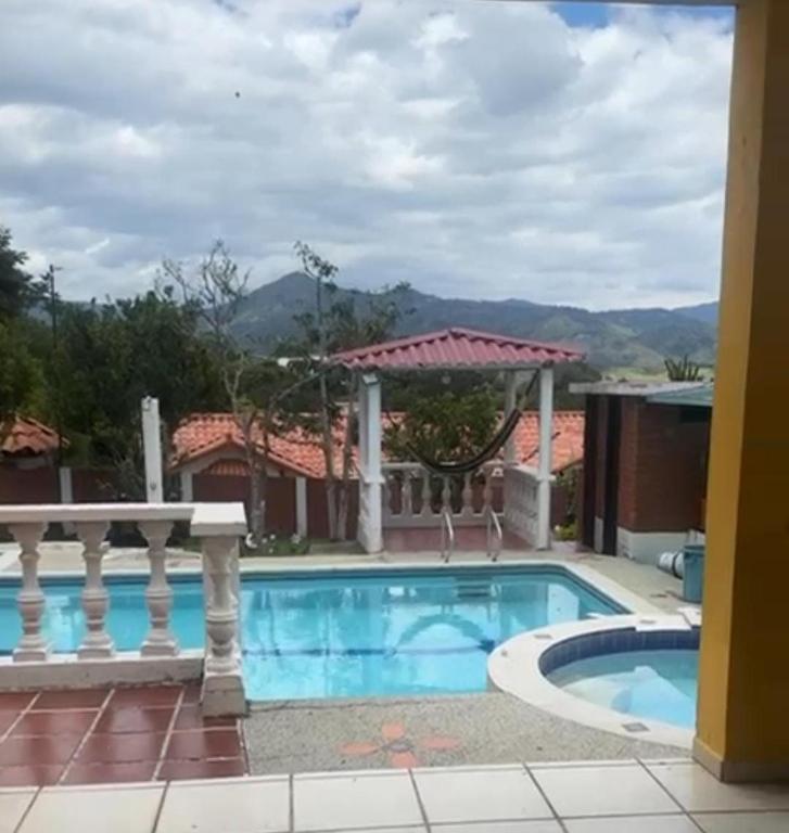 Casa de descanso con piscina Chachagüi - 3