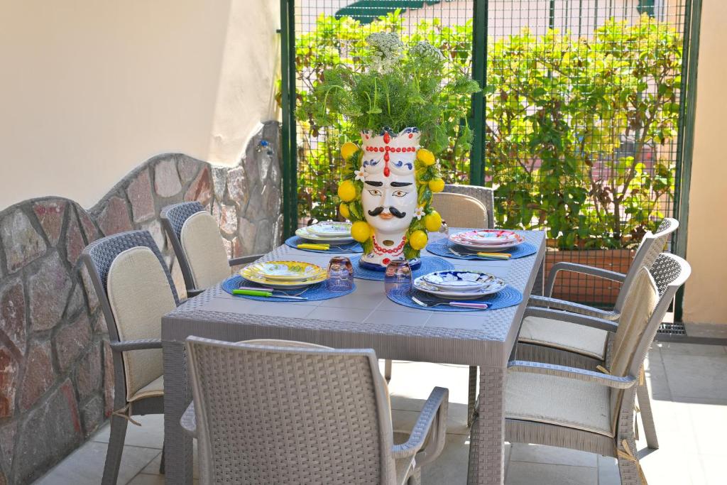 Mimosa - Appartamento a Ischia con area esterna, Ischia