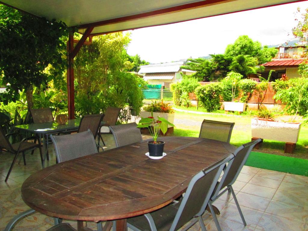 Balcony/terrace, Inaiti Lodge in Tahiti