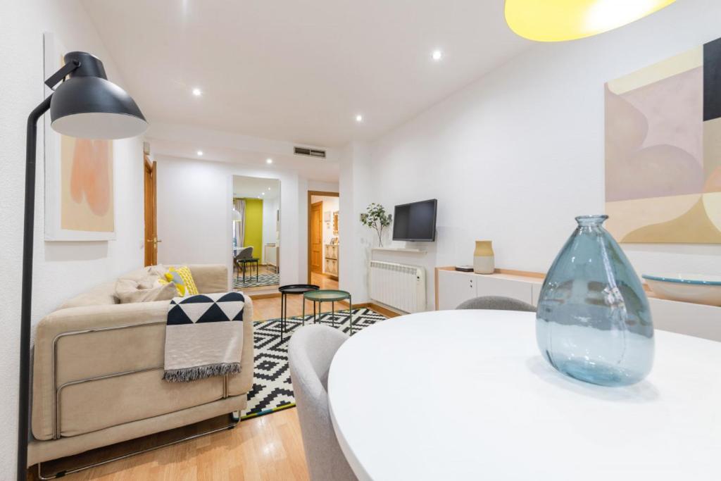 Cozy Apartment- 2BD 2BT- Malasaña - 5