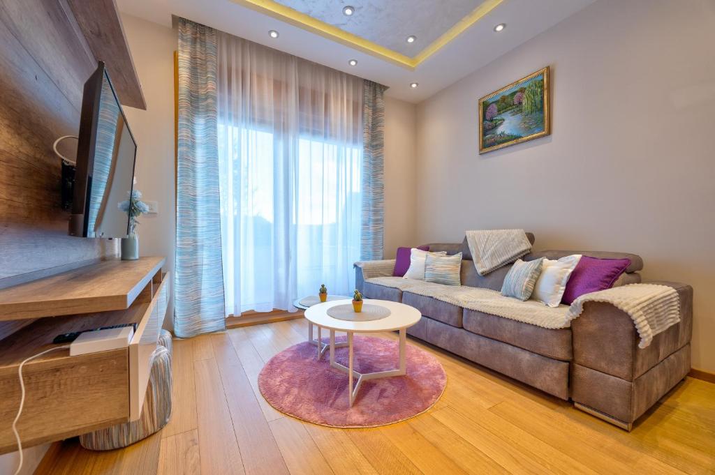 Apartment Mat 2, Zlatibor