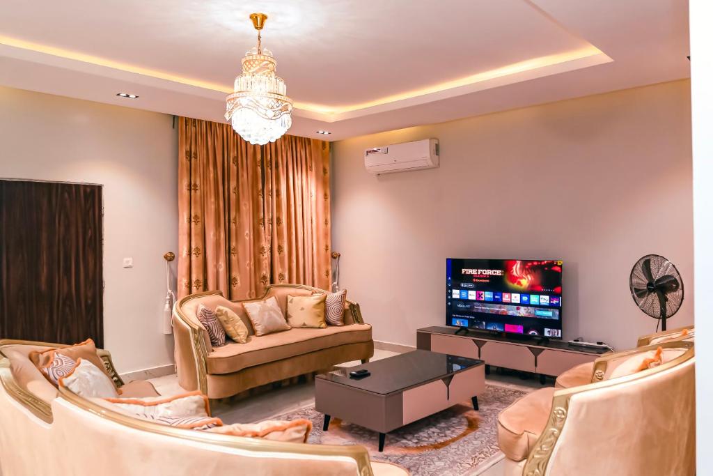 Dees Service Apartment, Mobushipe