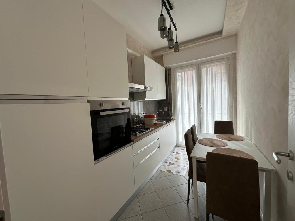 Blue Line Apartment - 4