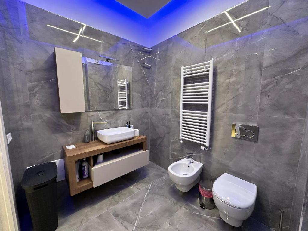 Blue Line Apartment - 5