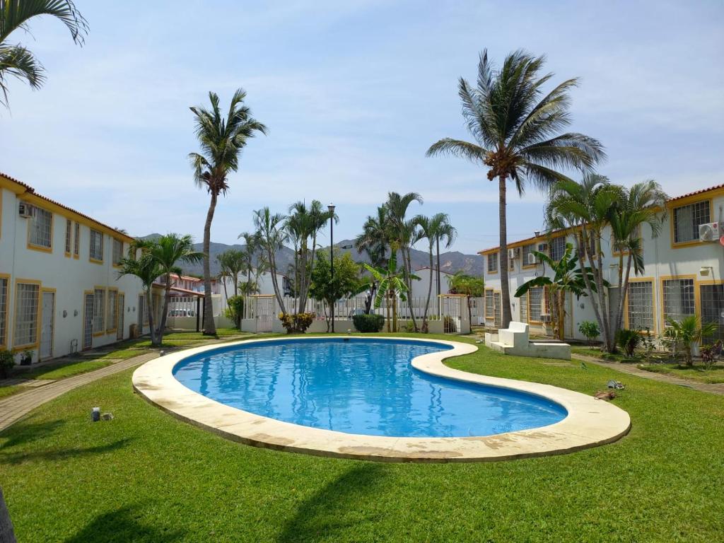 Casa en condominio 2R alberca compartida - 2