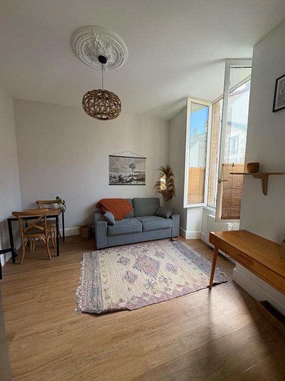 A Poitevin break, Poitiers