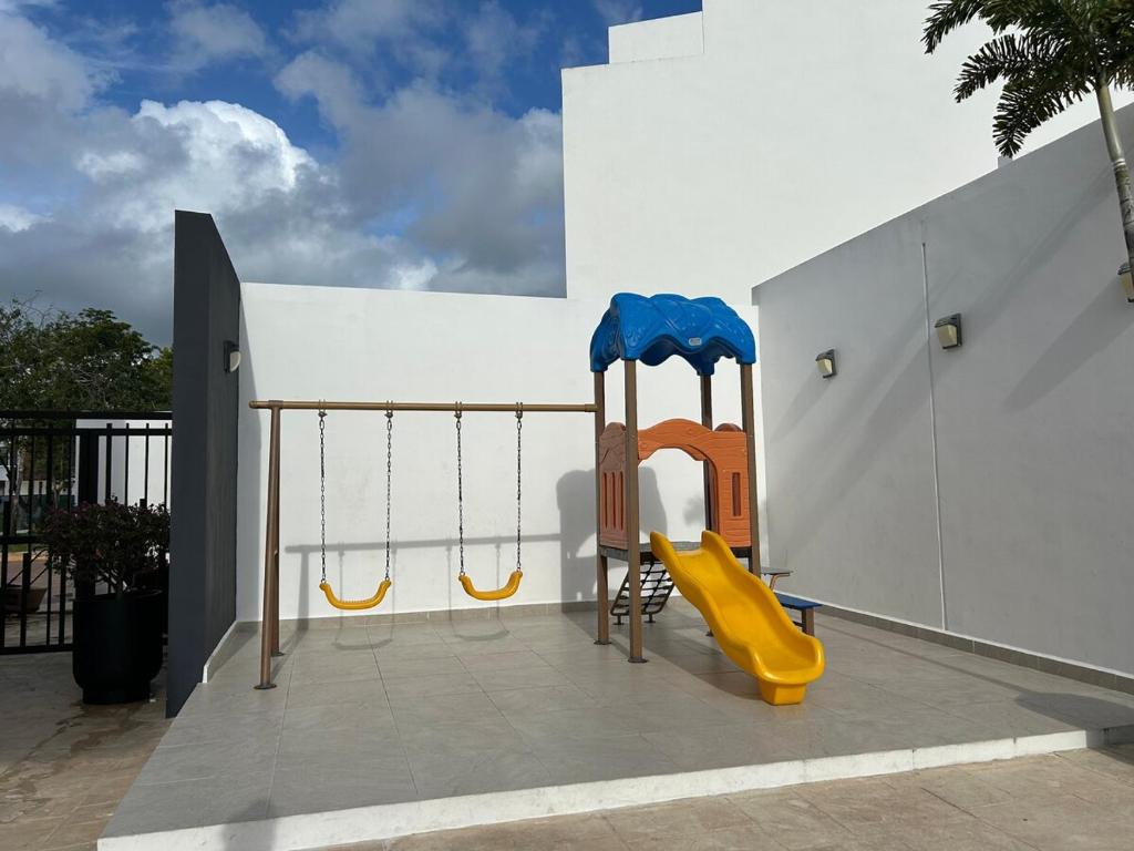Beautiful house with pool & Gym - 3