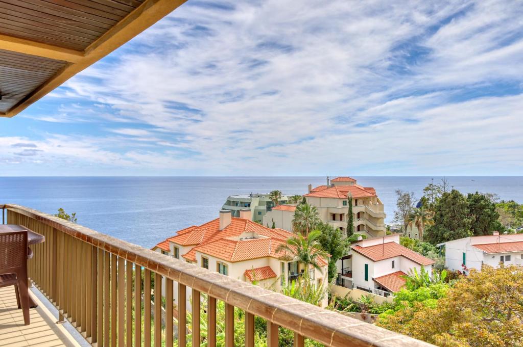 Baia Cliff View, a Home in Madeira, Funchal
