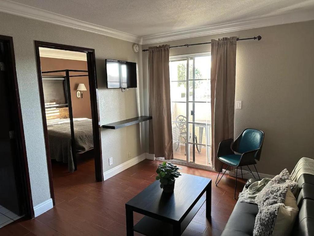 Los Angeles Cabana Inn & Suites Additional