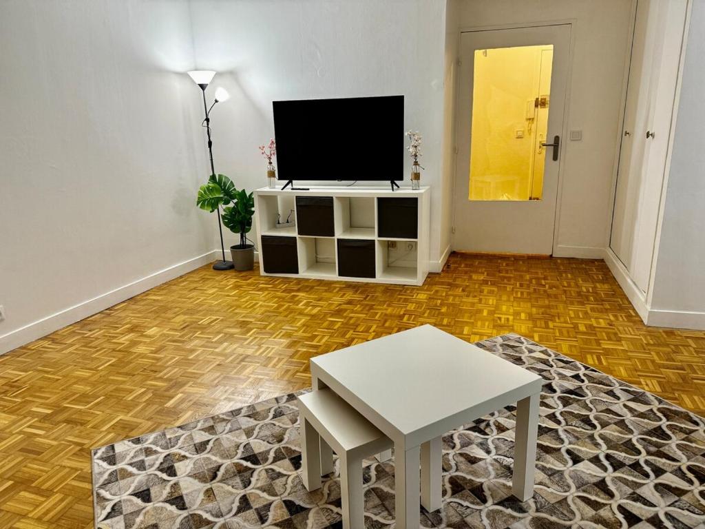 Apartment in Cergy Prefecture, Cergy