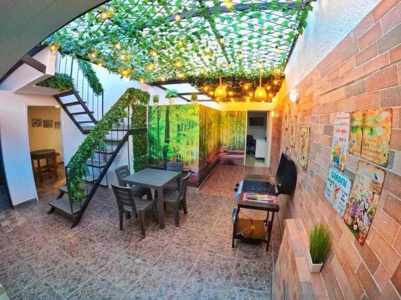 Glam House Hotel - 2