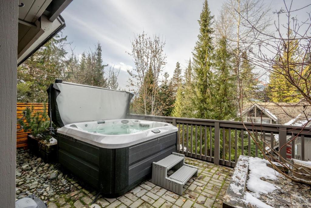 Arrowhead Point 2 by Outpost Whistler, Whistler