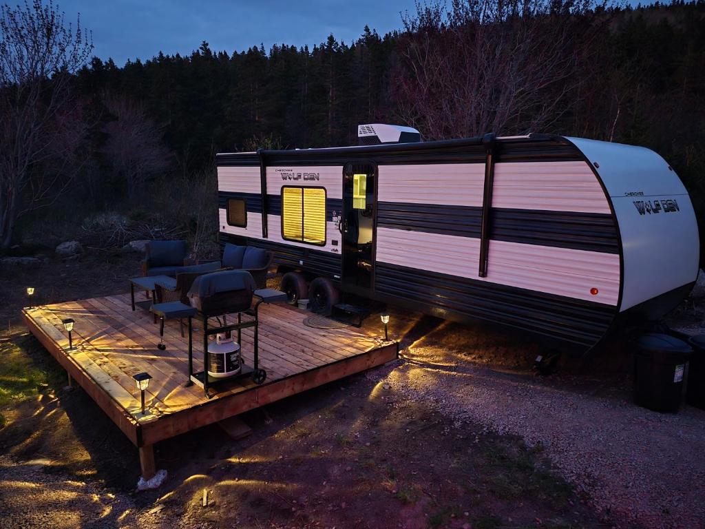 Moceanset Getaways - Luxurious, Ocean, Mountain And Sunset Views Camping Experience, Dingwall