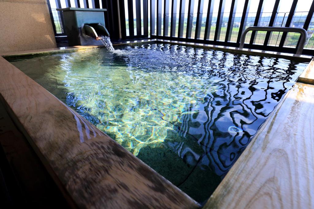 Hot spring bath