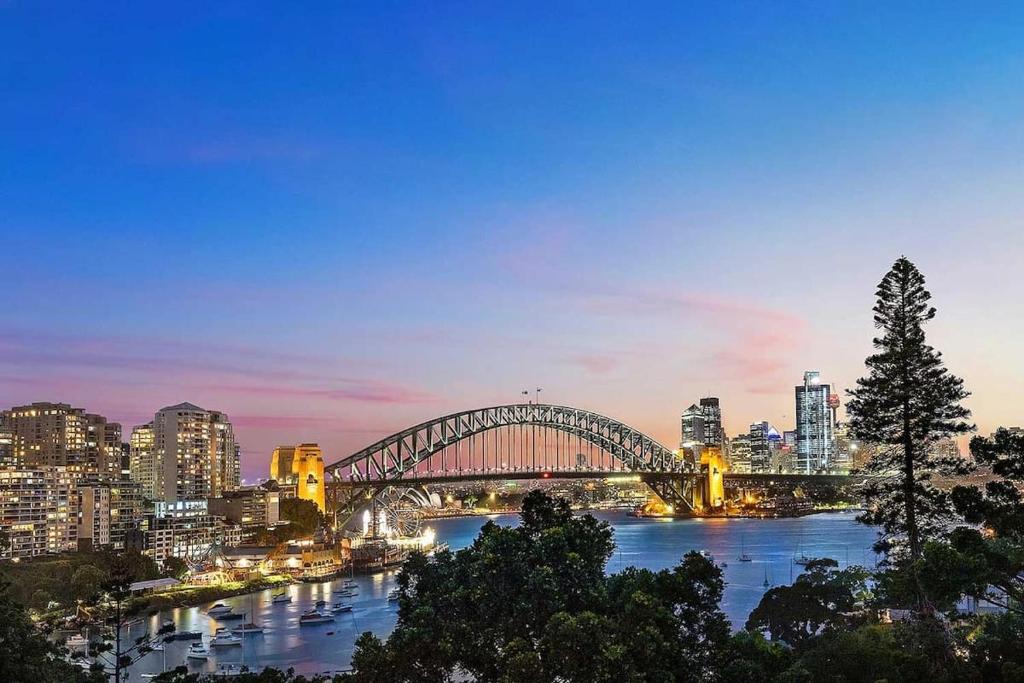 Spectacular Harbour Bridge Views from Lavender Bay, Sydney