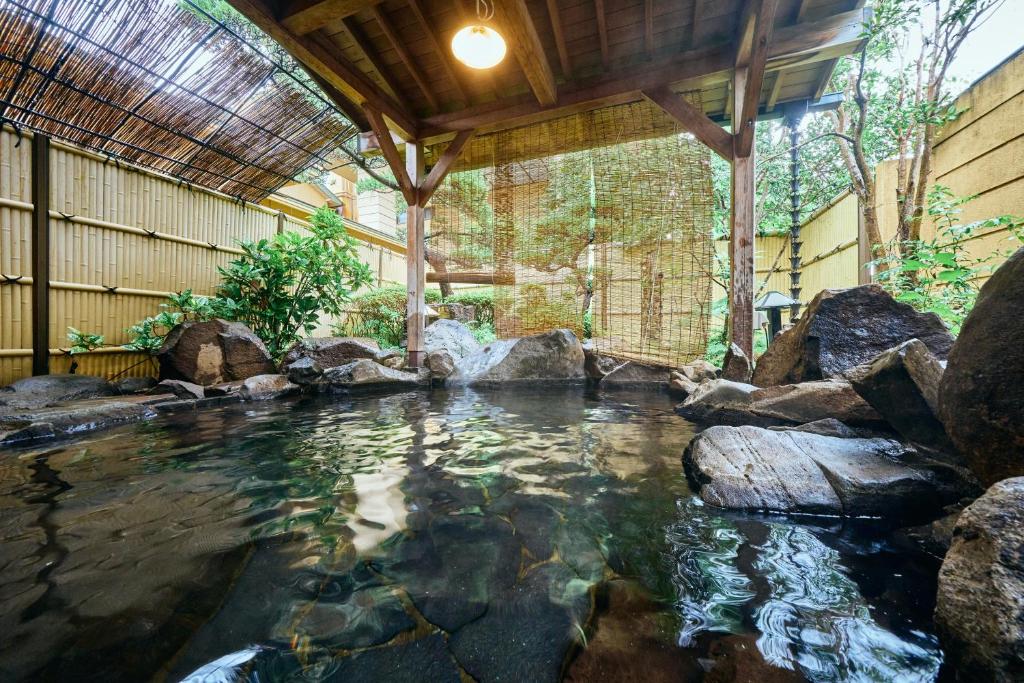 Hot spring bath