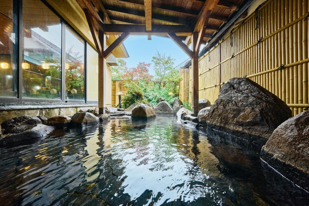 Hot spring bath
