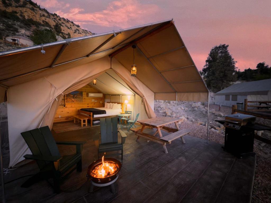 Glamping Tent #6 with AC Heat AC and Private Bath, Orderville