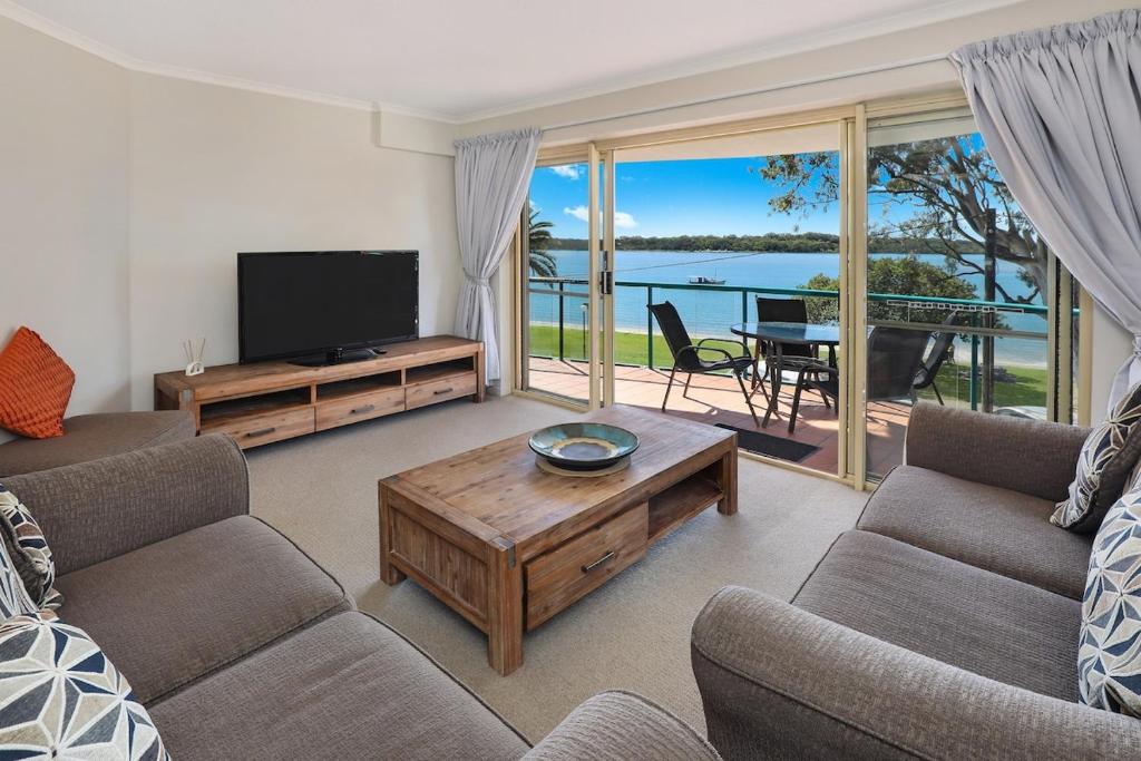 PICNIC7- PICTURE PERFECT PICNIC POINT, Maroochydore