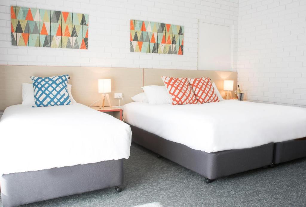 Nightcap at Archer Hotel, Nowra