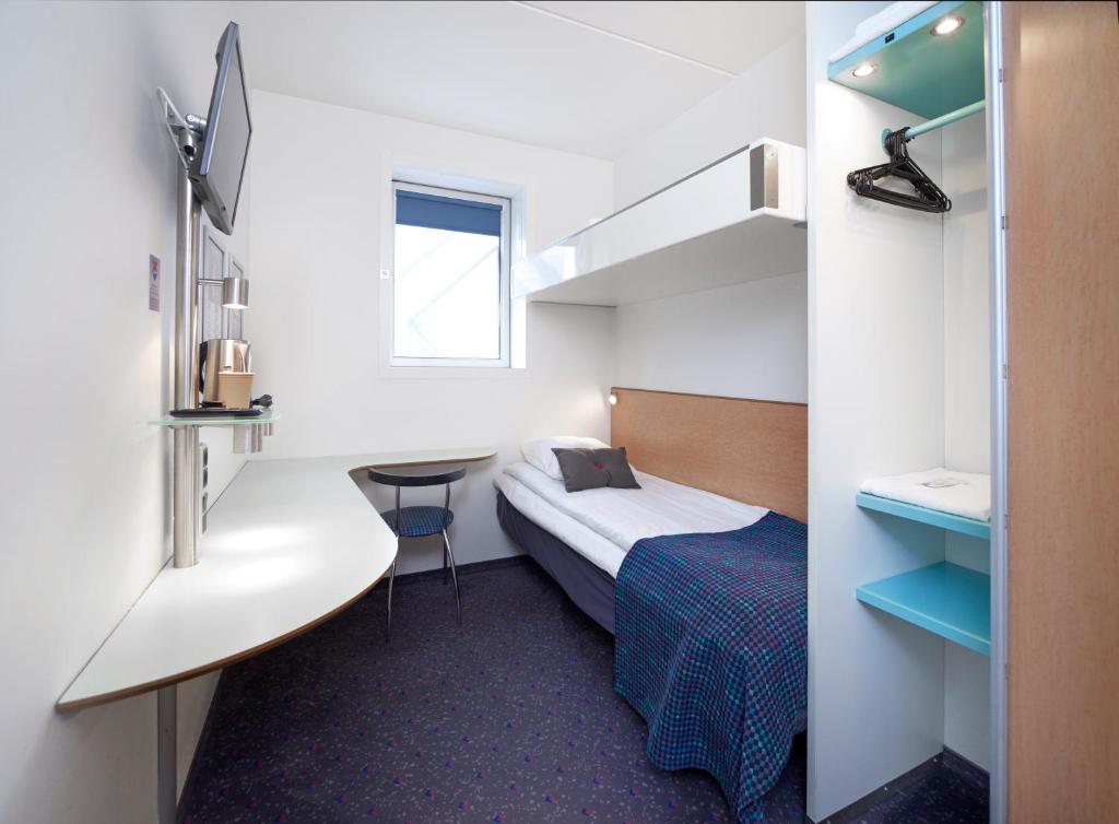 Hotel Room 3