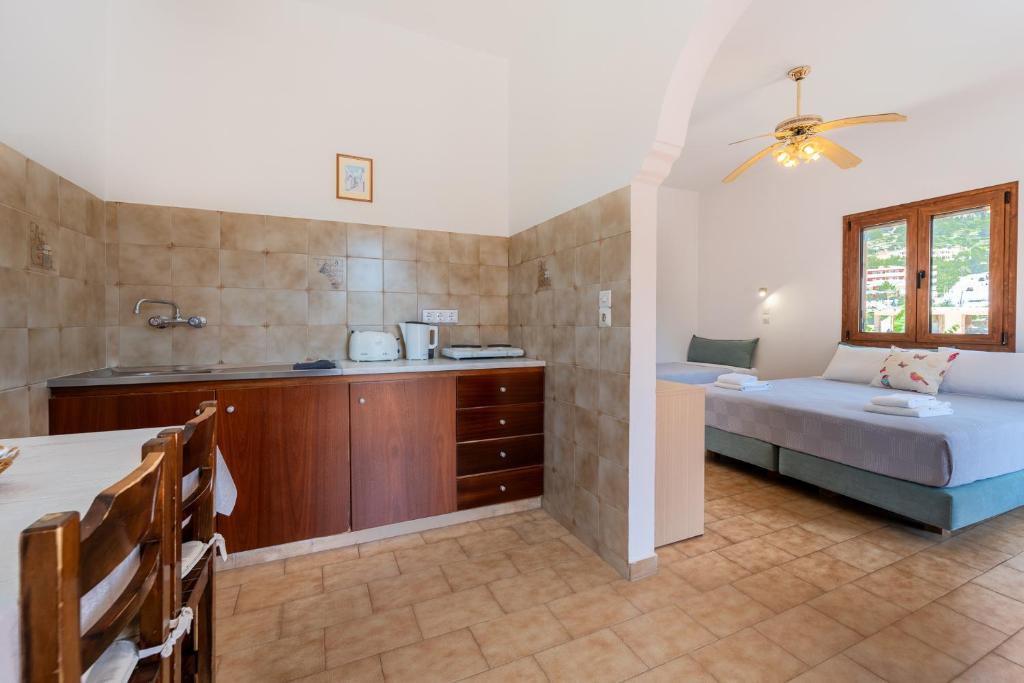 Maria Apartments — Pokoje in Pefkos, Wyspy Egejskie Południowe