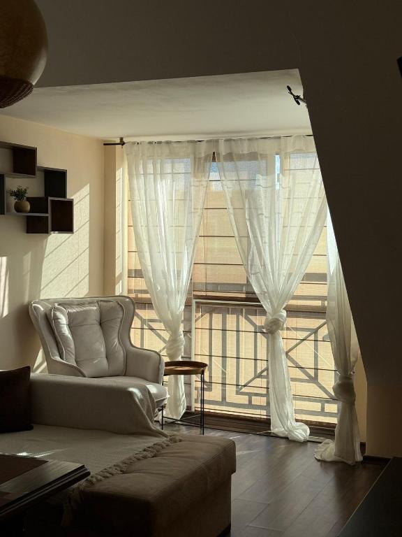 Home by the Sea, Burgas