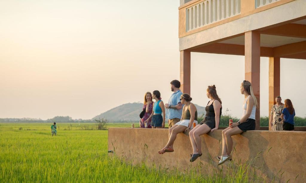 المنطقة المحيطة