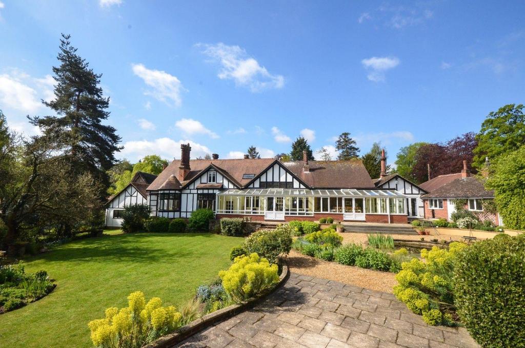 The Sheriff House - Beautiful large property in Wroxham, perfect for family holidays, Wroxham