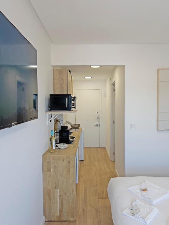 New Skyline Studio & Terrace - 4