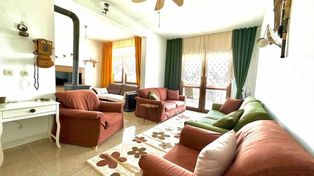 Lily Guest House with Amazing View House with Garden, Gokceada Town