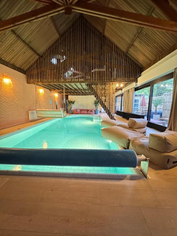 Sensi Waters, Duffel