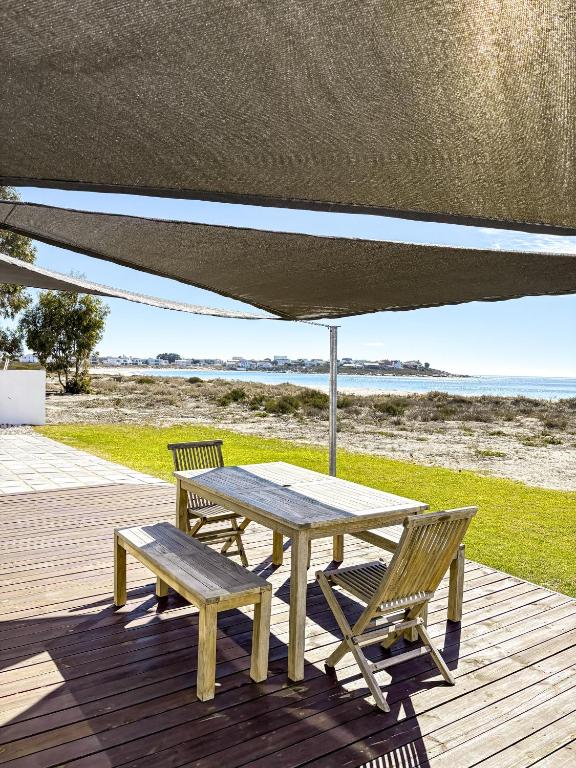 Suncatcher, Britannia Bay