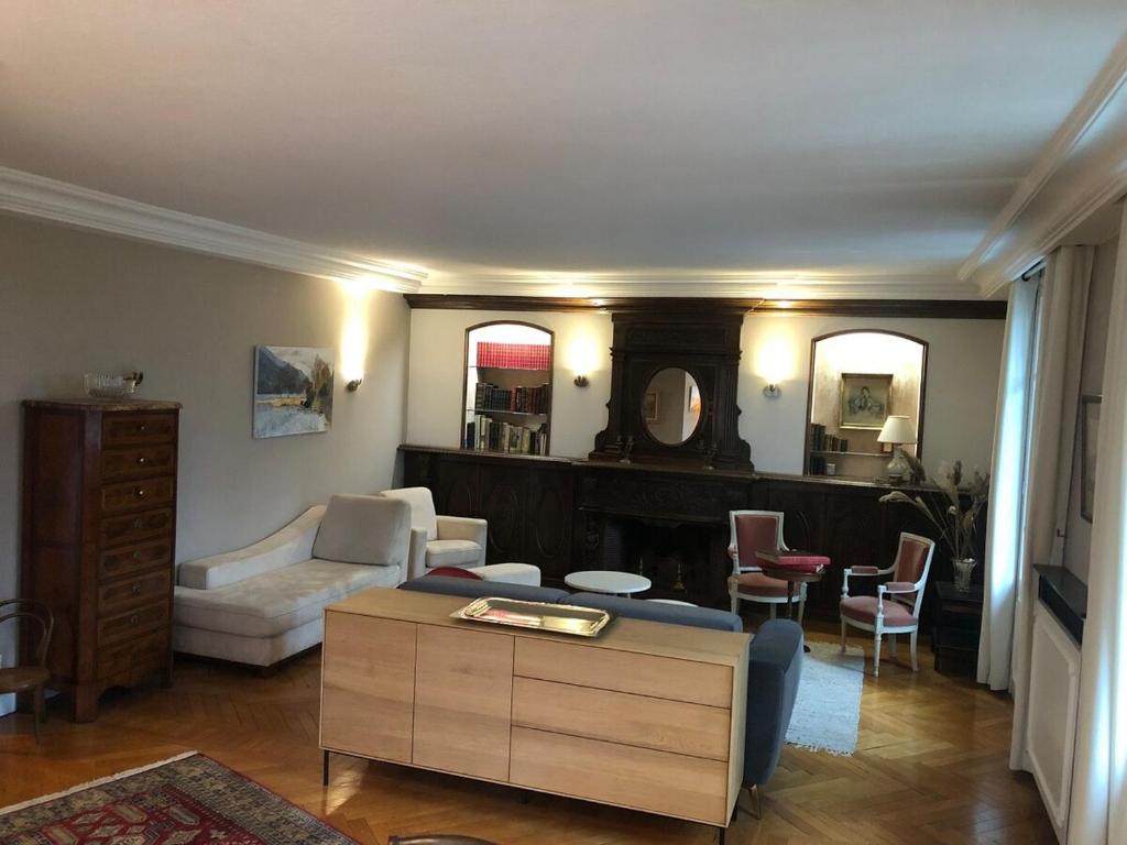 Appartement T4 121 m2 Georges 1er centre-ville 3 chambres - 2