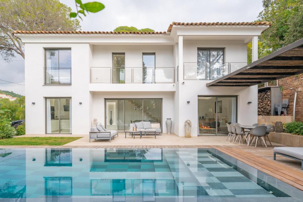 Superbe villa contemporaine à Saint-Raphaël à 200 m de la mer - 1
