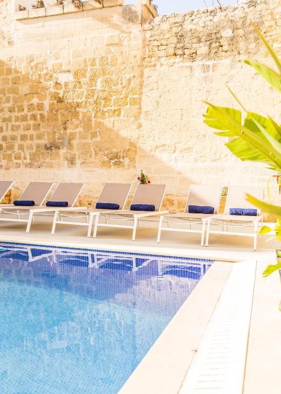 スイミングプール