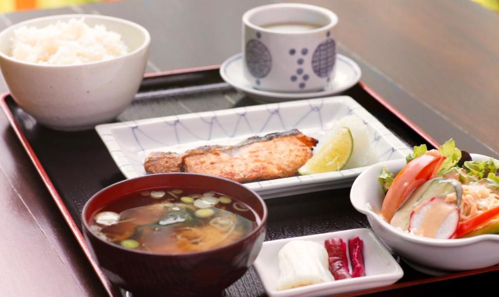 อาหารและเครื่องดื่ม