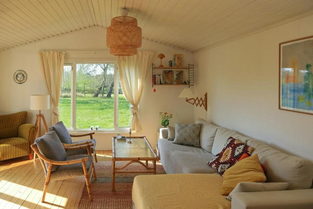 Red Summer House Near Reersø With Field Views, Gørlev