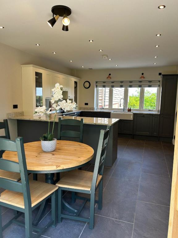 Fallow View - Luxury Countryside Cottage, Coughton