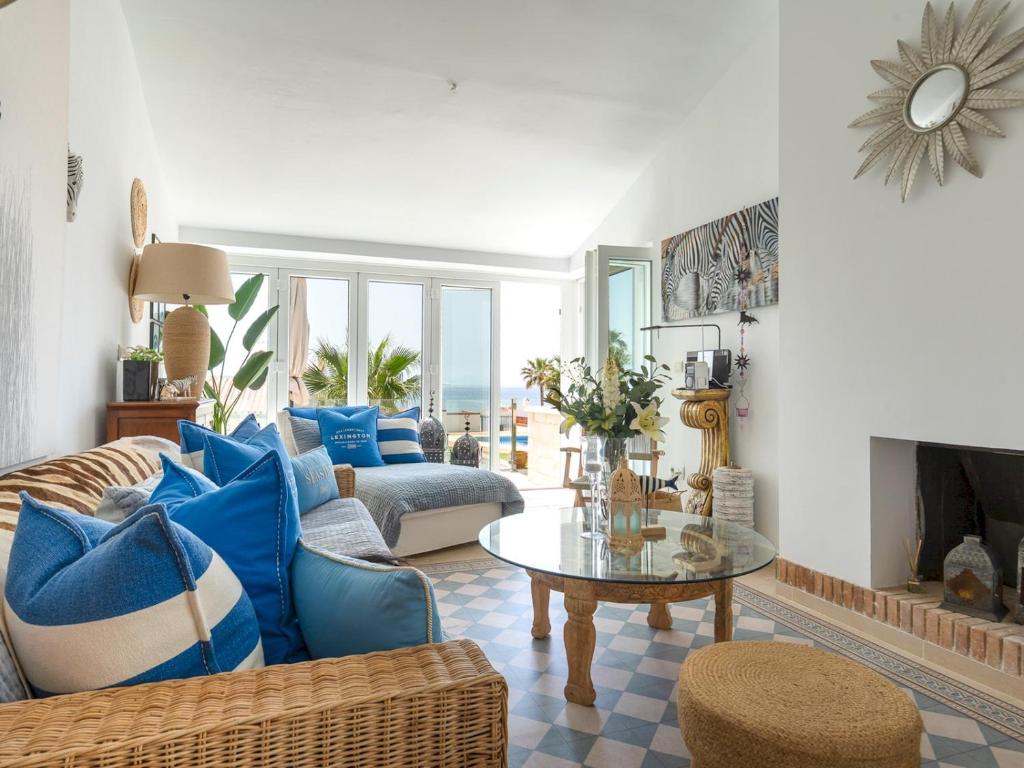 Pass the Keys Beautiful beachside retreat Mijas Costa, Mijas