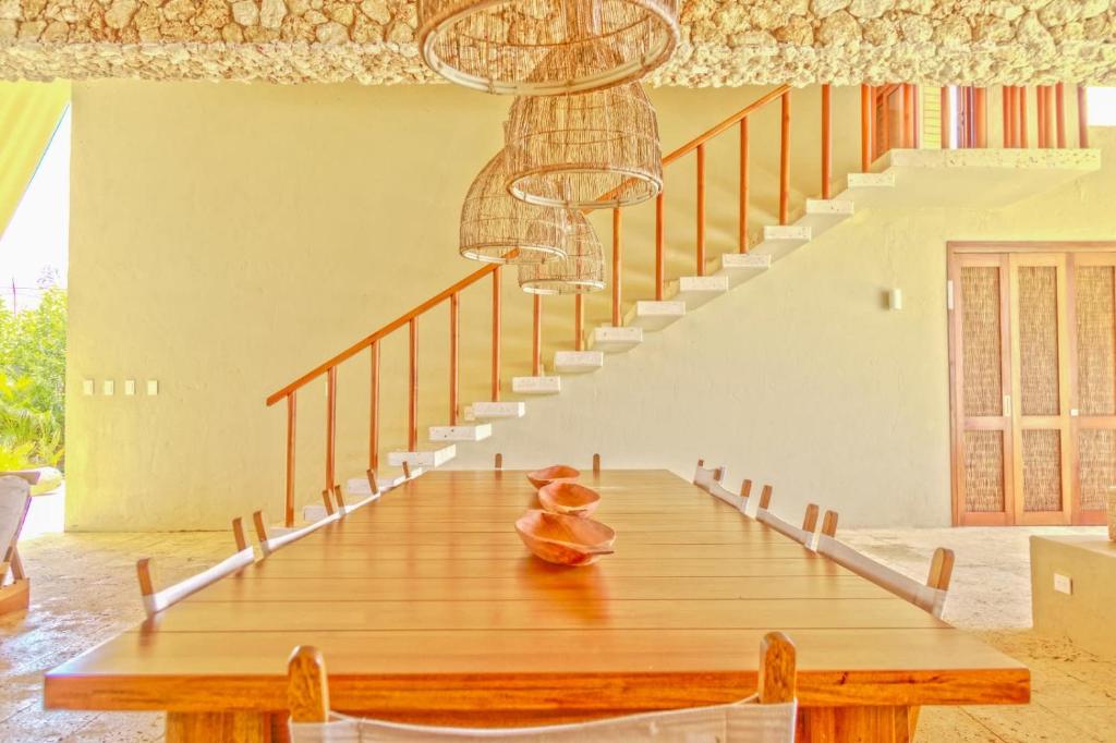 Exclusive 4BR Beach House in Tierra Bomba - 5