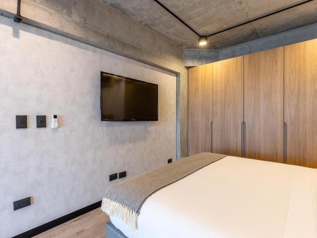 Modern Luxury Loft near El Virrey Top Floor - 2