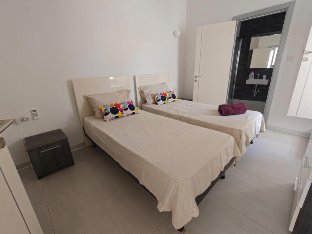 Ensuite Twin Room with Laundry in Pembroke, Pembroke