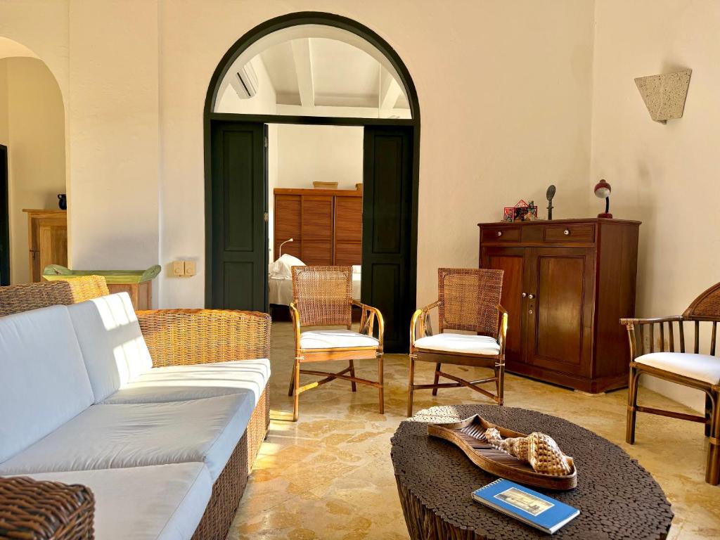 by Calamari Homes - El Porvenir 306 walled city - 3