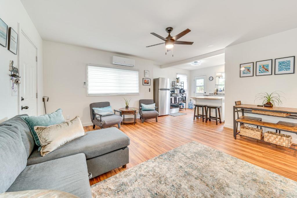 1 Block to Heart of Hilo Fully Renovated Home, Hilo